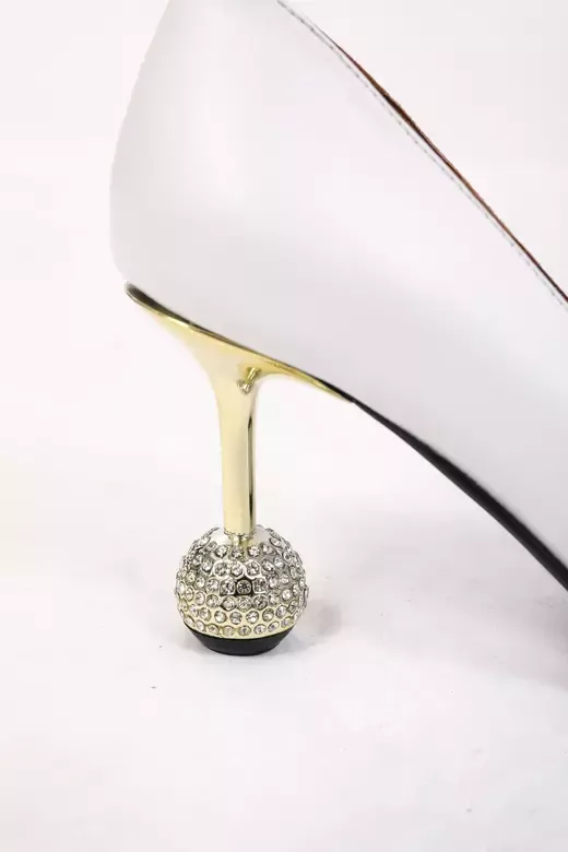 Kadın Beyaz Deri Topuk Ve Aksesuar Detaylı