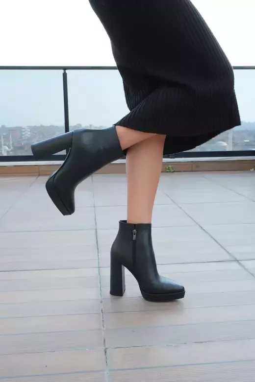 Kadın Yeşil Deri Platform Bot