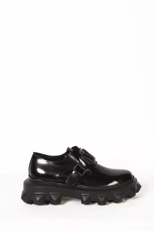 Kadın Siyah Rugan Toka Detaylı Ayakkabı