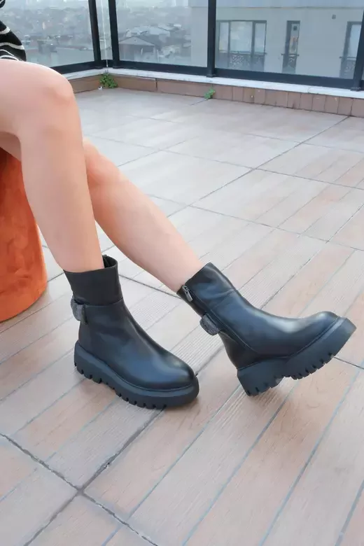 Kadın Deri Bot Taş Detaylı Siyah