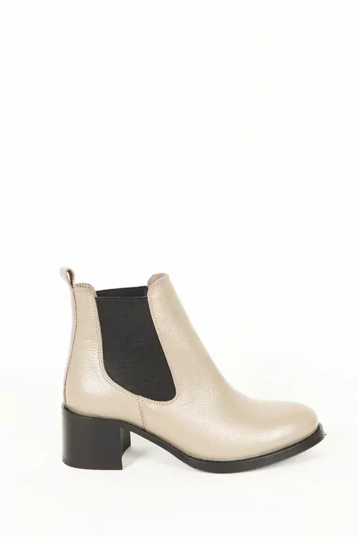 Kadın Siyah Hakiki Deri Lastik Detaylı Bot