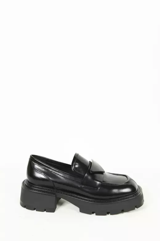 Kadın Siyah Rugan Loafer Ayakkabı