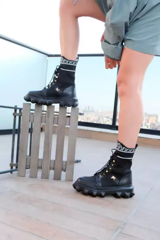 Kadın Siyah Beyaz Hakiki Deri Bot