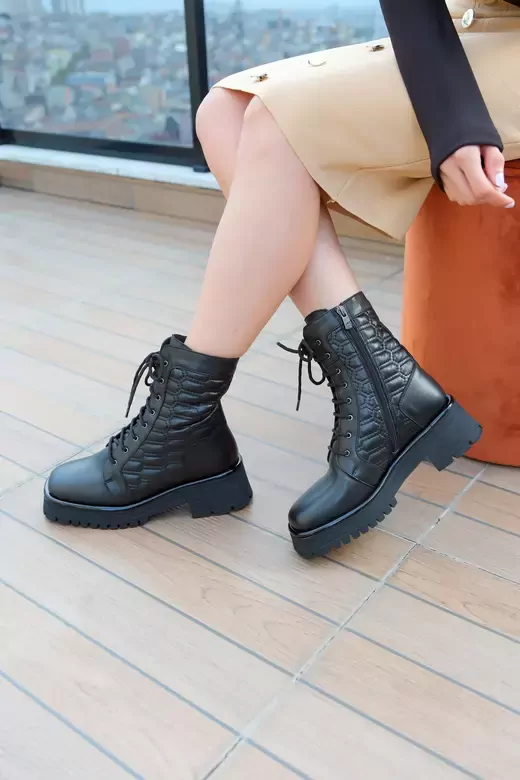 Kadın Siyah Rugan Hakiki Deri Bot