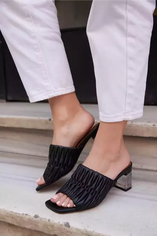 Kadın Koyu Krem Hakiki Deri Topuk Detaylı Terlik