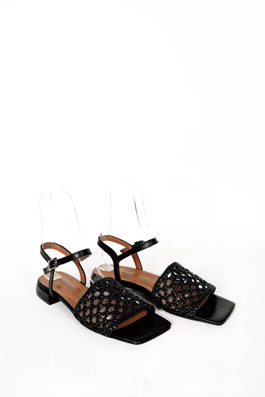 Kadın Bej Alçak Topuklu Örgülü Sandalet