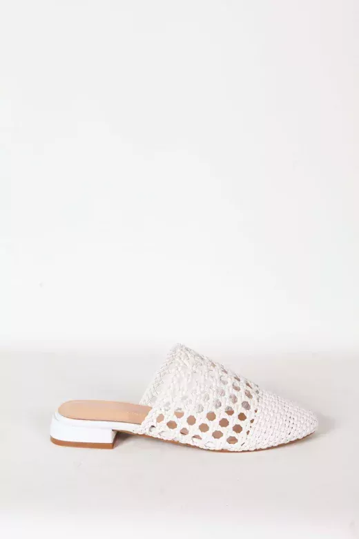 Kadın Beyaz Örgü Detaylı Terlik