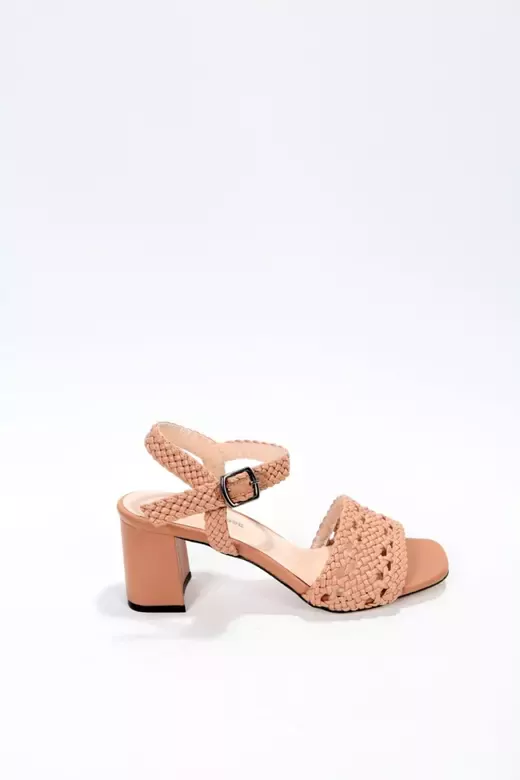 Kadın Siyah Örgülü Sandalet