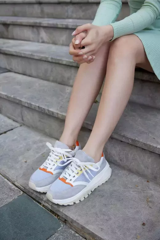 Kadın Gri Hakiki Deri Sneaker Spor Ayakkabı