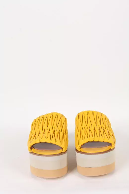 Kadın Sarı Hakiki Deri Dolgu Topuk Terlik