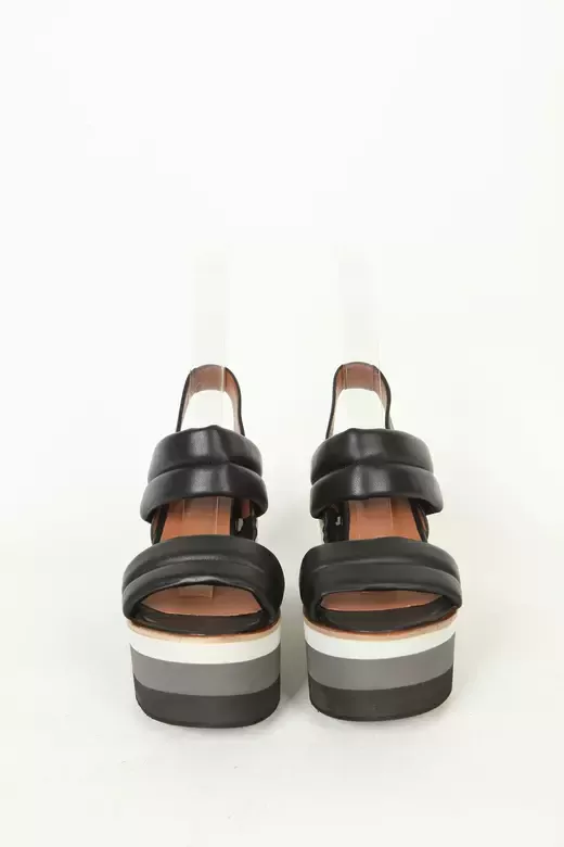 Kadın Dolgu Topuk Sandalet