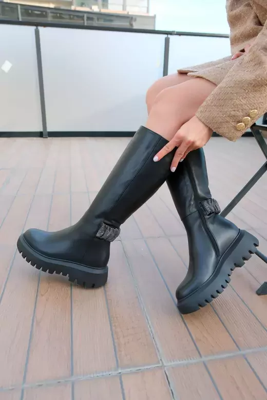 Kadın Siyah Hakiki Deri Taş Detaylı Çizme