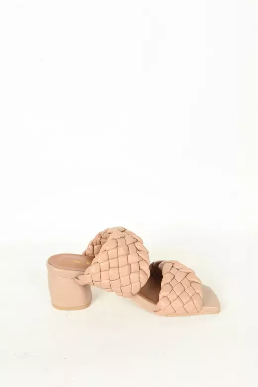 Kadın Beyaz Örgülü Terlik