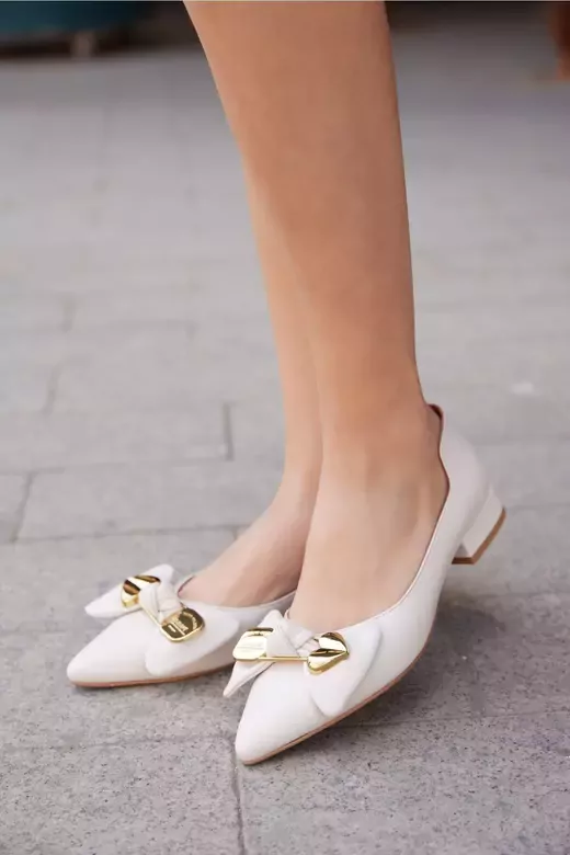 Kadın Deri Babet Aksesuar Detaylı Krem