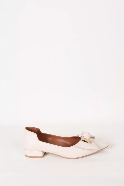 Kadın Deri Babet Aksesuar Detaylı Krem