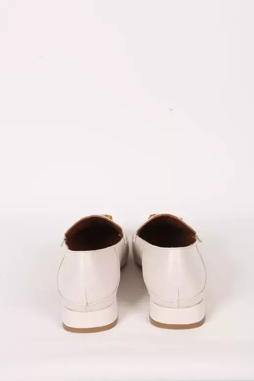 Kadın Krem Deri Aksesuar Detaylı Klasik Ayakkabı