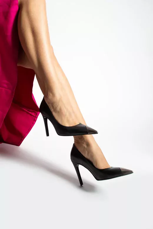 Kadın Deri Stiletto Burun Detaylı