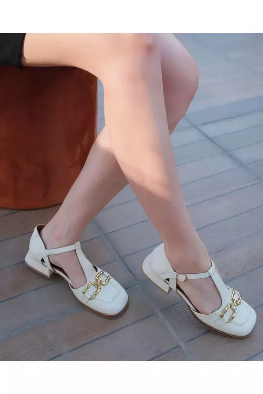 Kadın Deri Sandalet Aksesuar Detaylı Krem