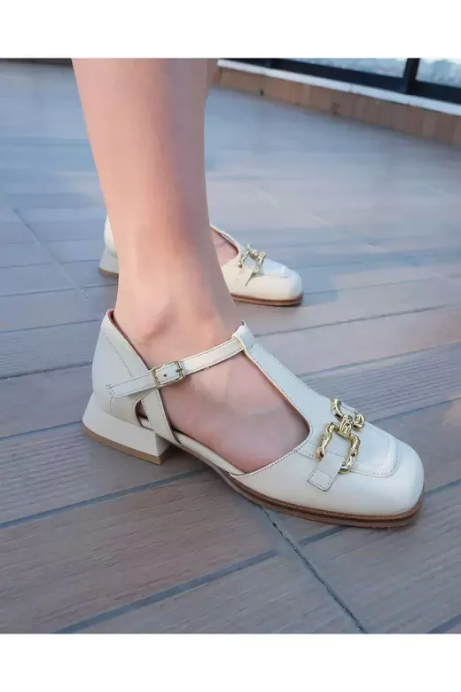 Kadın Deri Sandalet Aksesuar Detaylı Krem