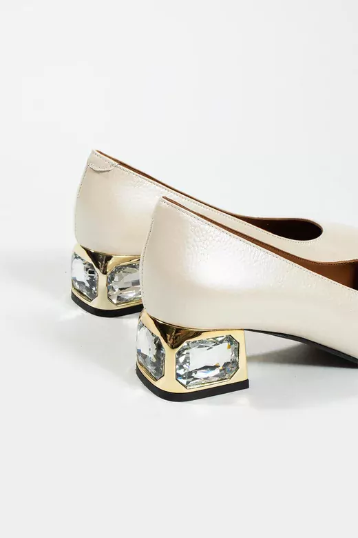 Kadın Hakiki Deri Topuk Detaylı Klasik Ayakkabı