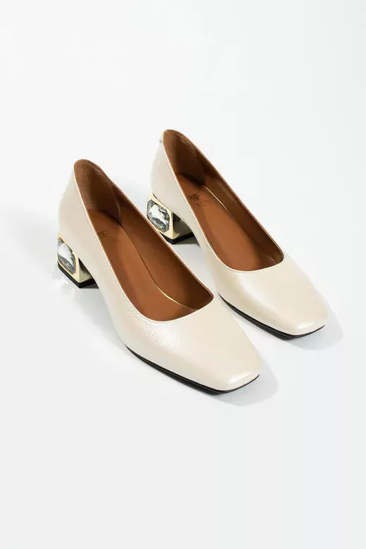 Kadın Hakiki Deri Topuk Detaylı Klasik Ayakkabı