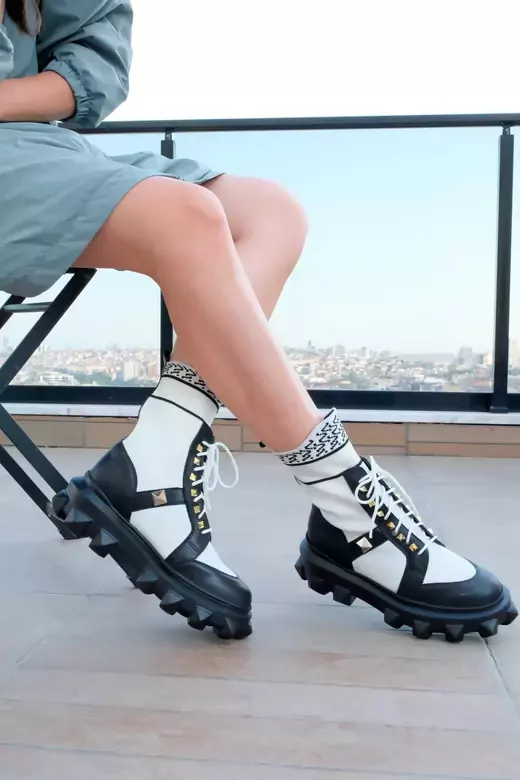 Kadın Siyah Beyaz Hakiki Deri Bot