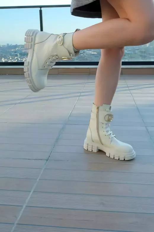 Kadın Krem Hakiki Deri Aksesuar Detaylı Bot