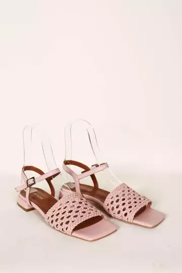 Kadın Bej Alçak Topuklu Örgülü Sandalet