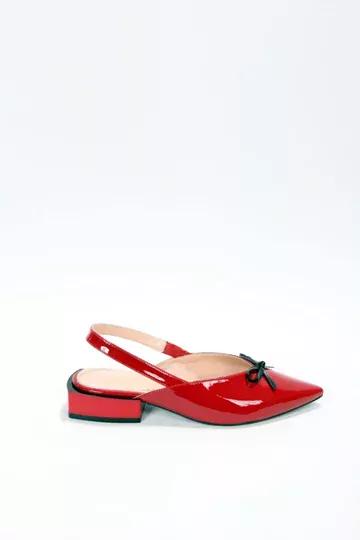 Kadın Kırmızı Toka Detaylı Rugan Ayakkabı