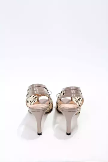 Kadın Bej Rugan Tül Toka Detaylı Ayakkabı