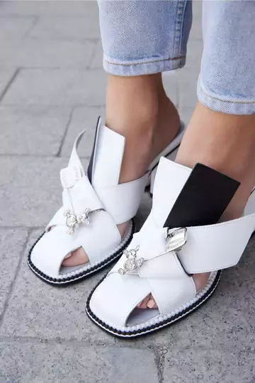 Kadın Deri Terlik Topuk Detaylı Beyaz