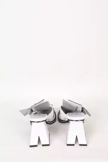 Kadın Deri Terlik Topuk Detaylı Beyaz