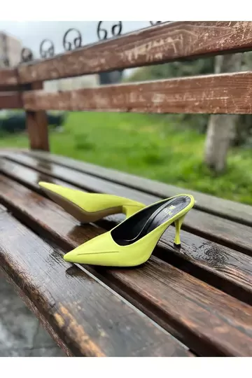 Kadın Siyah Hakiki Deri Topuklu Terlik