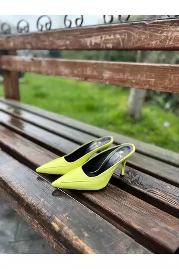 Kadın Siyah Hakiki Deri Topuklu Terlik