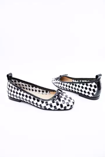 Kadın Hakiki Deri Babet Siyah Beyaz