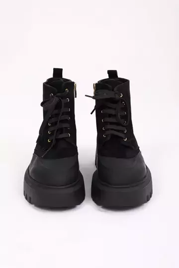 Kadın Siyah Deri Bot