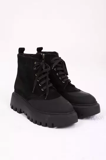 Kadın Siyah Deri Bot