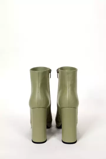 Kadın Yeşil Deri Platform Bot