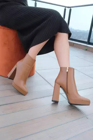 Kadın Yeşil Deri Platform Bot