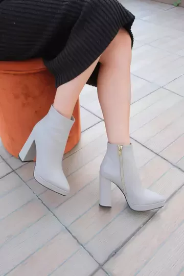 Kadın Yeşil Deri Platform Bot