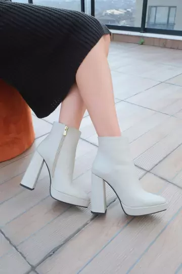 Kadın Yeşil Deri Platform Bot