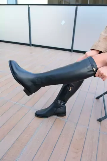 Kadın Siyah Deri Çizme