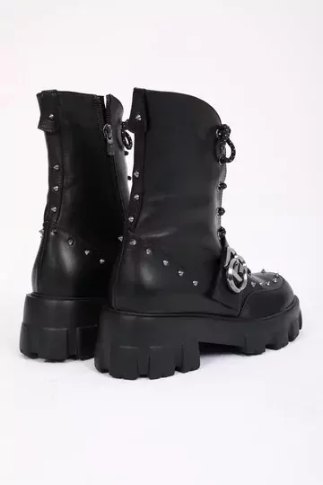 Kadın Siyah Deri Zımba Detaylı Bot