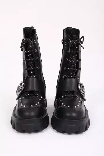 Kadın Siyah Deri Zımba Detaylı Bot