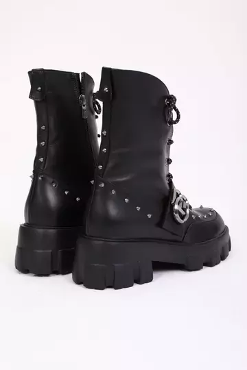 Kadın Siyah Deri Zımba Detaylı Bot