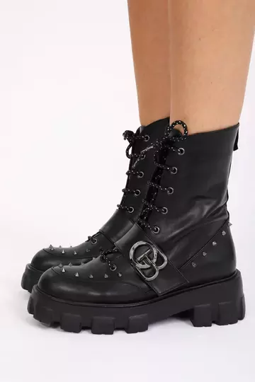 Kadın Siyah Deri Zımba Detaylı Bot