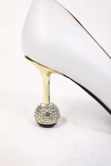 Kadın Beyaz Deri Topuk Ve Aksesuar Detaylı