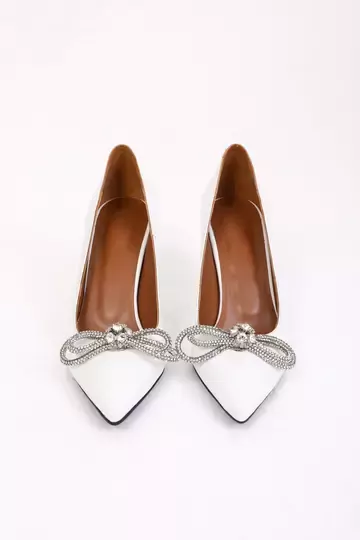 Kadın Beyaz Deri Topuk Ve Aksesuar Detaylı