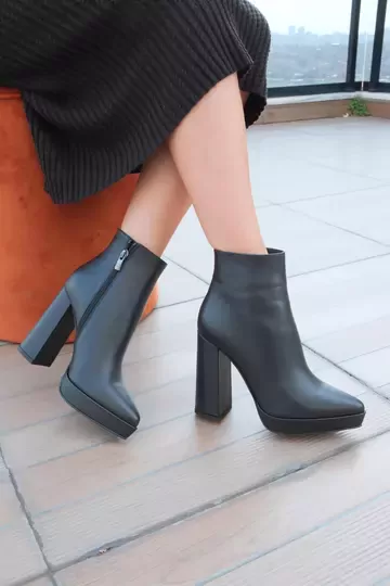 Kadın Yeşil Deri Platform Bot