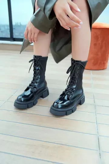 Kadın Siyah Rugan Hakiki Deri Bot